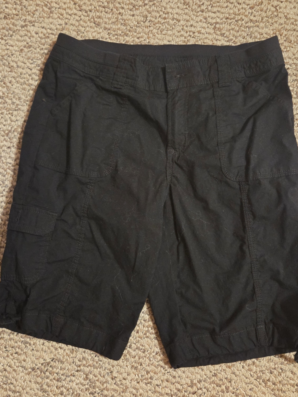 St. John's Bay Black Cargo Shorts Size 8 - Picture 5 of 6